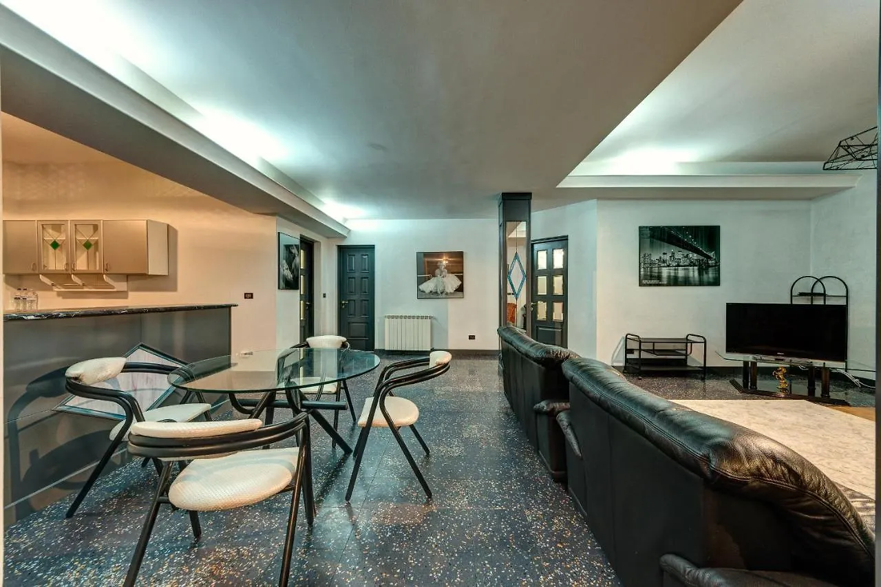 Apartments On Mykilsko-Botanichna St, 14 Kiev