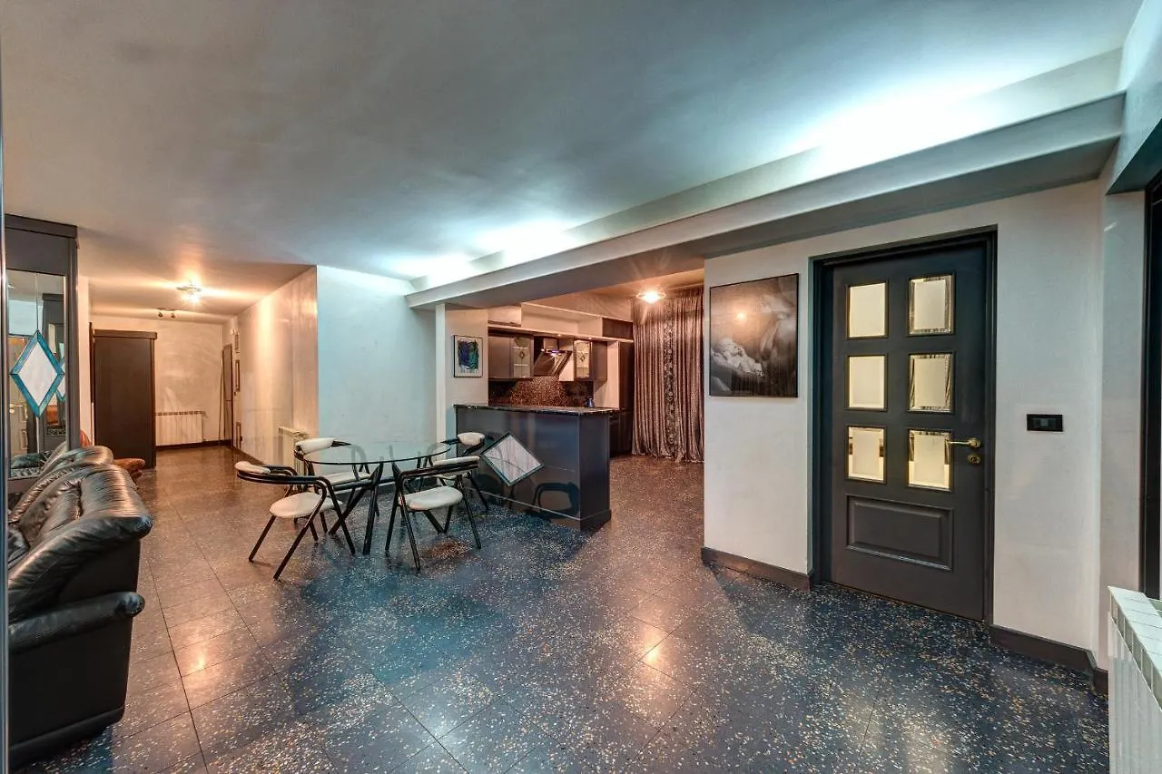 Apartments on Mykilsko-Botanichna St, 14 Kijów
