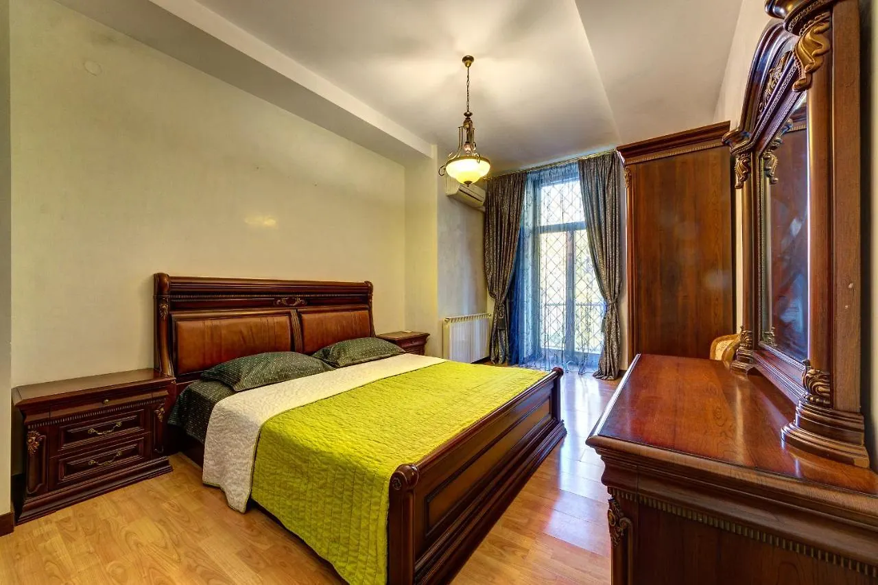 Apartments On Mykilsko-Botanichna St, 14 Kiev